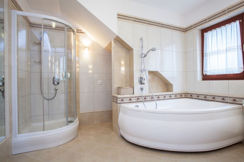 Classic Alcove Tub